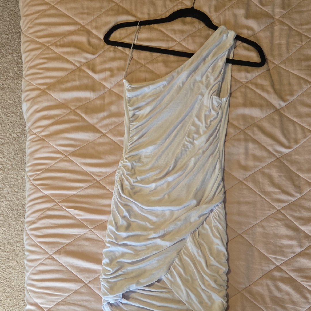 Krisa White One-Shoulder Ruched Dress With Asymmetrical Hemline, Size Xs, Nwot